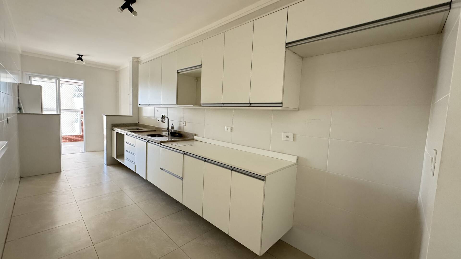 #7670 - Apartamento para Venda em Praia Grande - SP