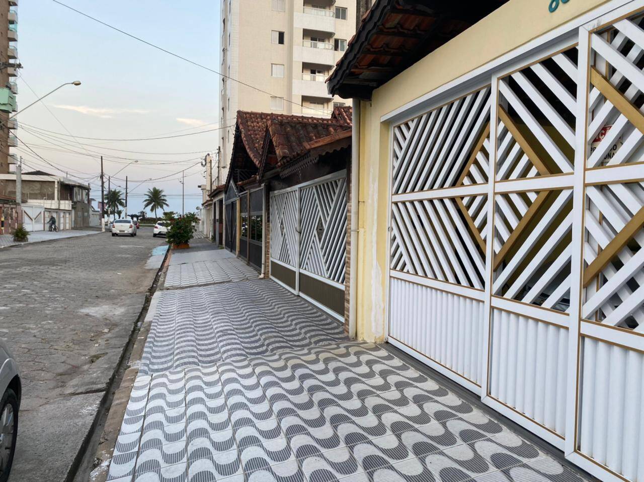 #3405 - Casa para Venda em Praia Grande - SP