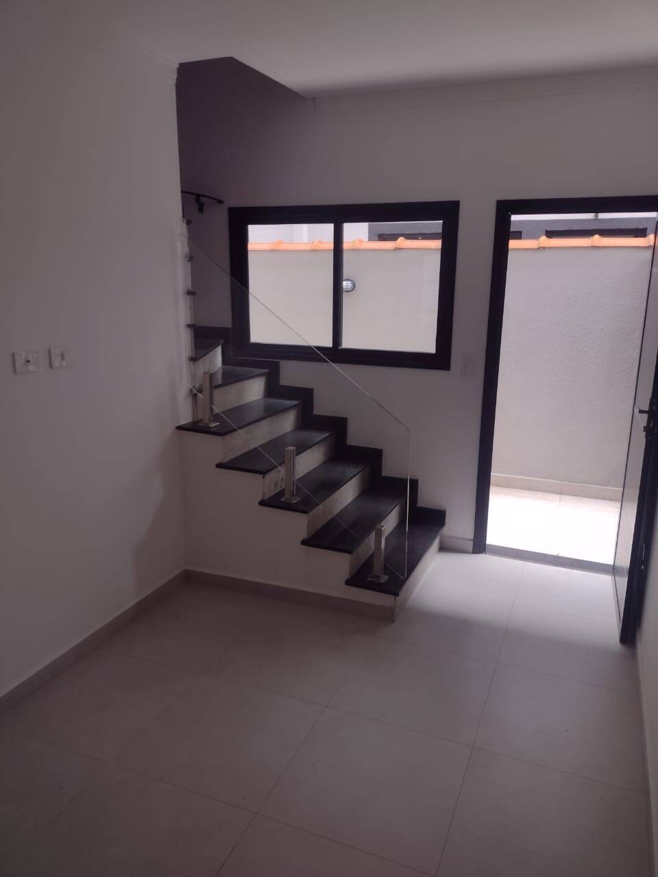 #7869 - Casa para Venda em Praia Grande - SP