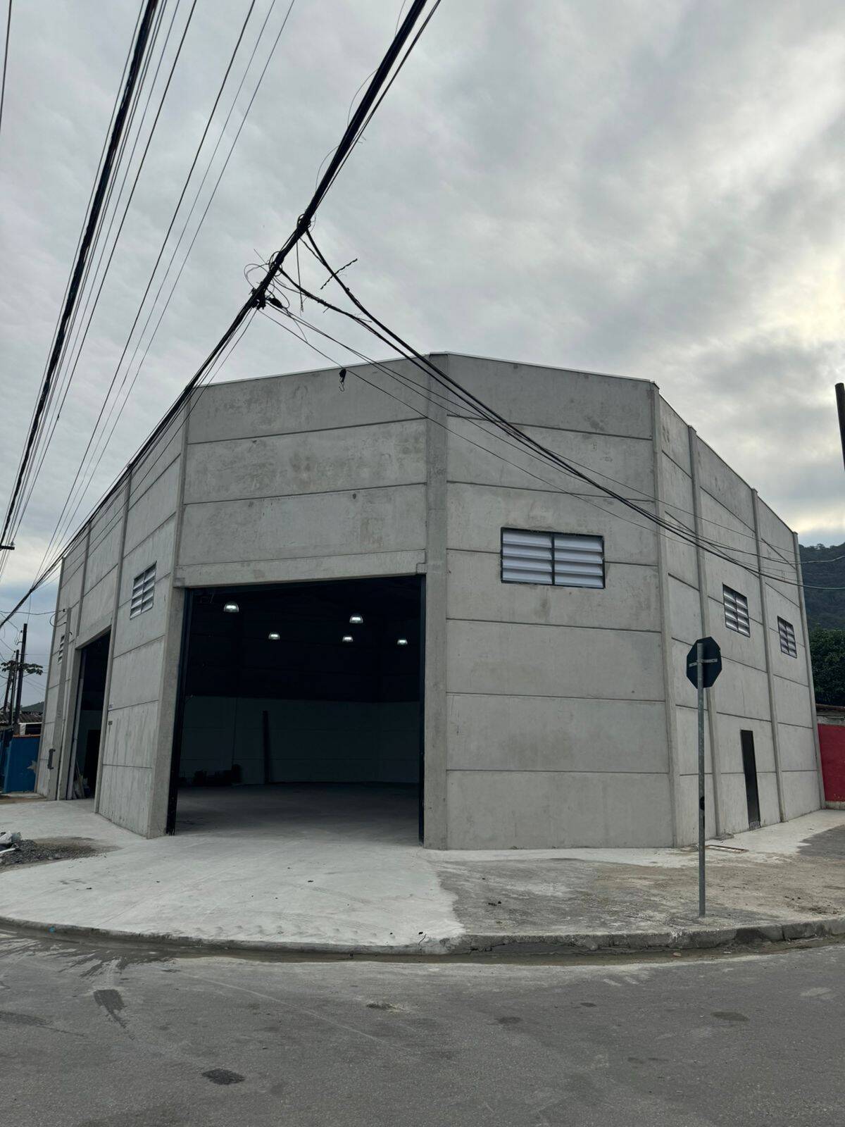 #7884 - Galpão para Locação em Praia Grande - SP