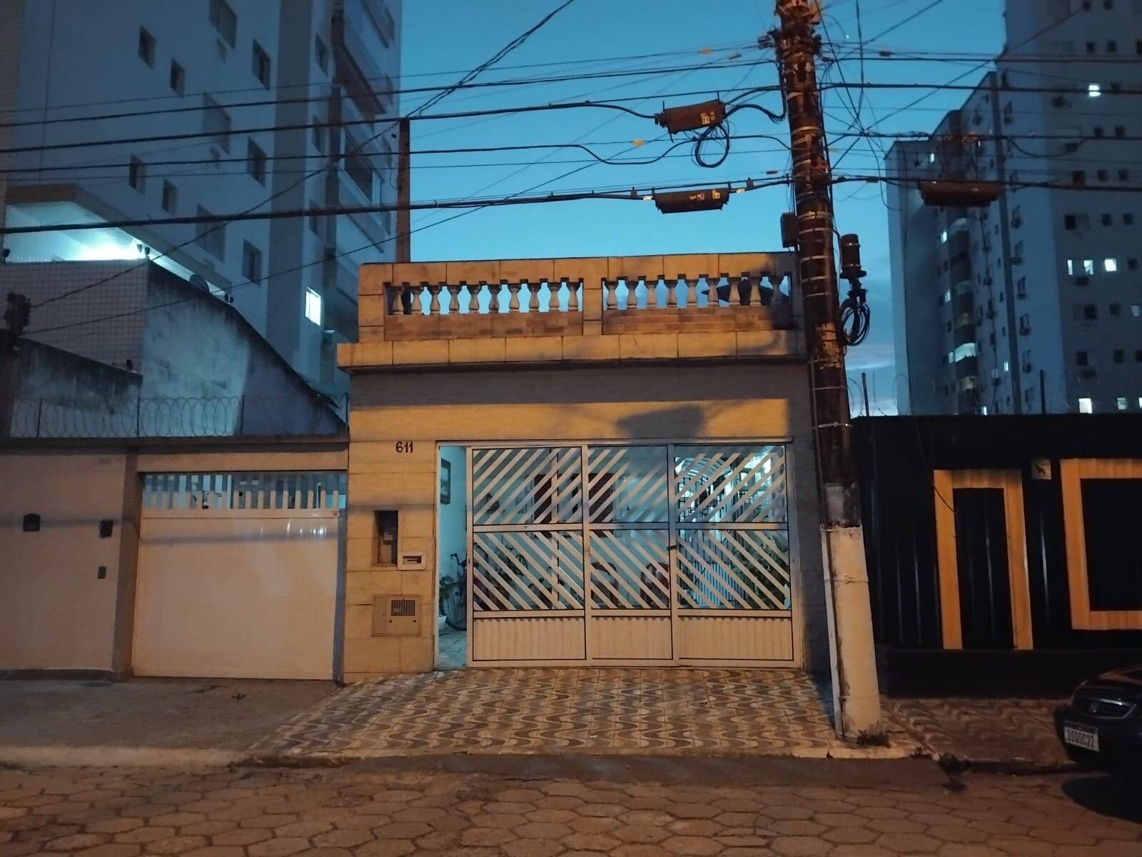 #7055 - Casa para Venda em Praia Grande - SP