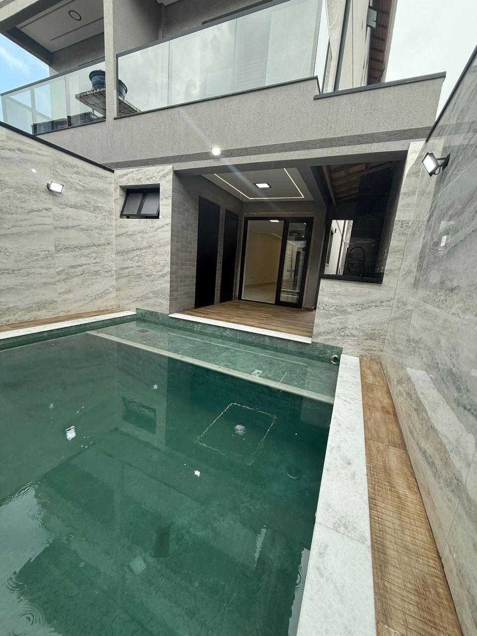 #7869 - Sobrado para Venda em Praia Grande - SP