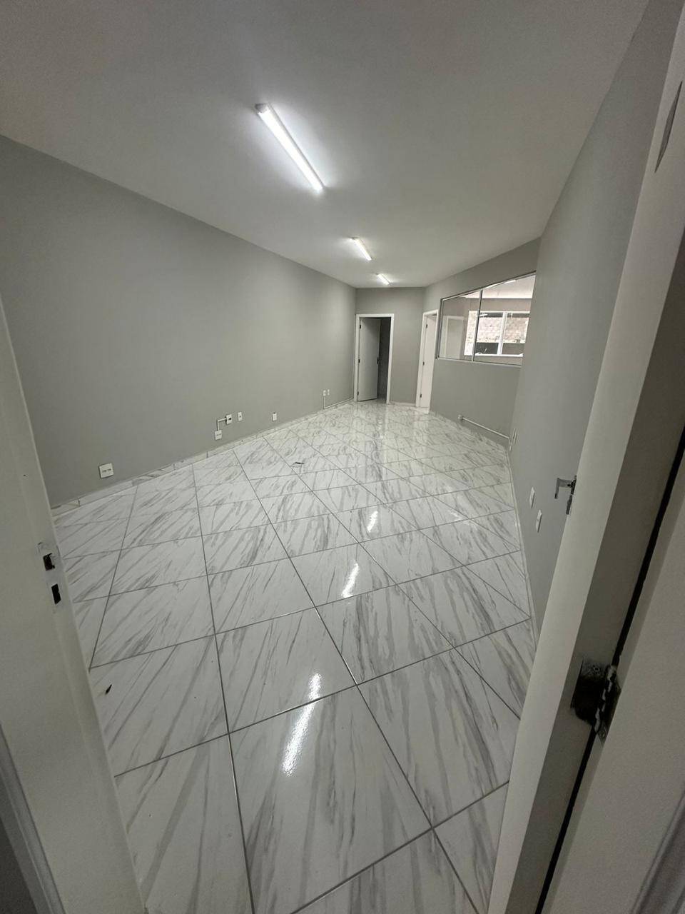 #7517 - Sala para Locação em Praia Grande - SP