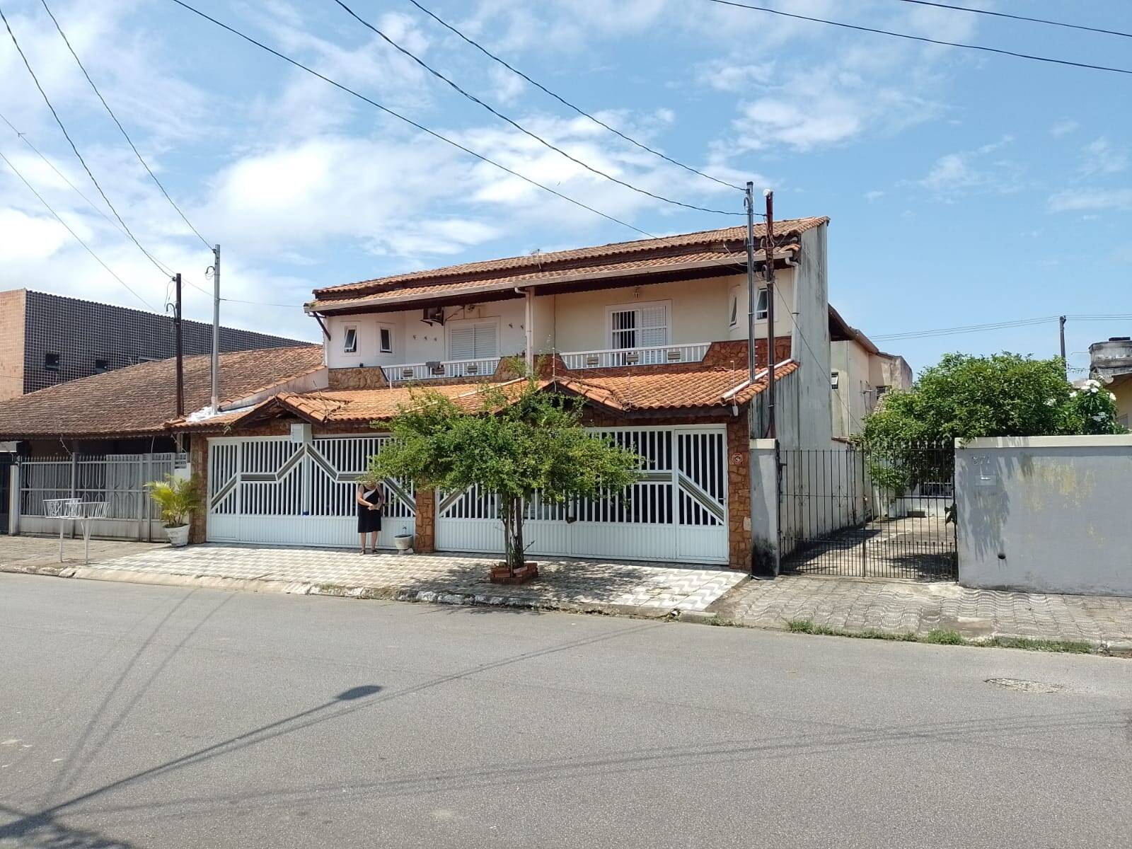#3010 - Casa para Venda em Praia Grande - SP