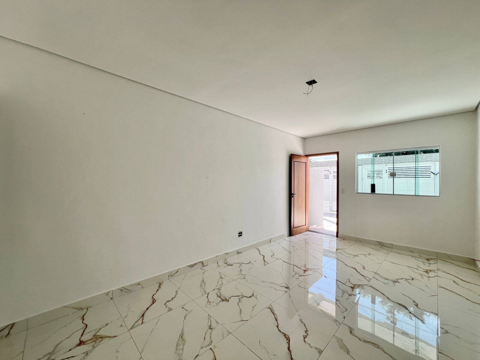 #2088 - Casa para Venda em Praia Grande - SP