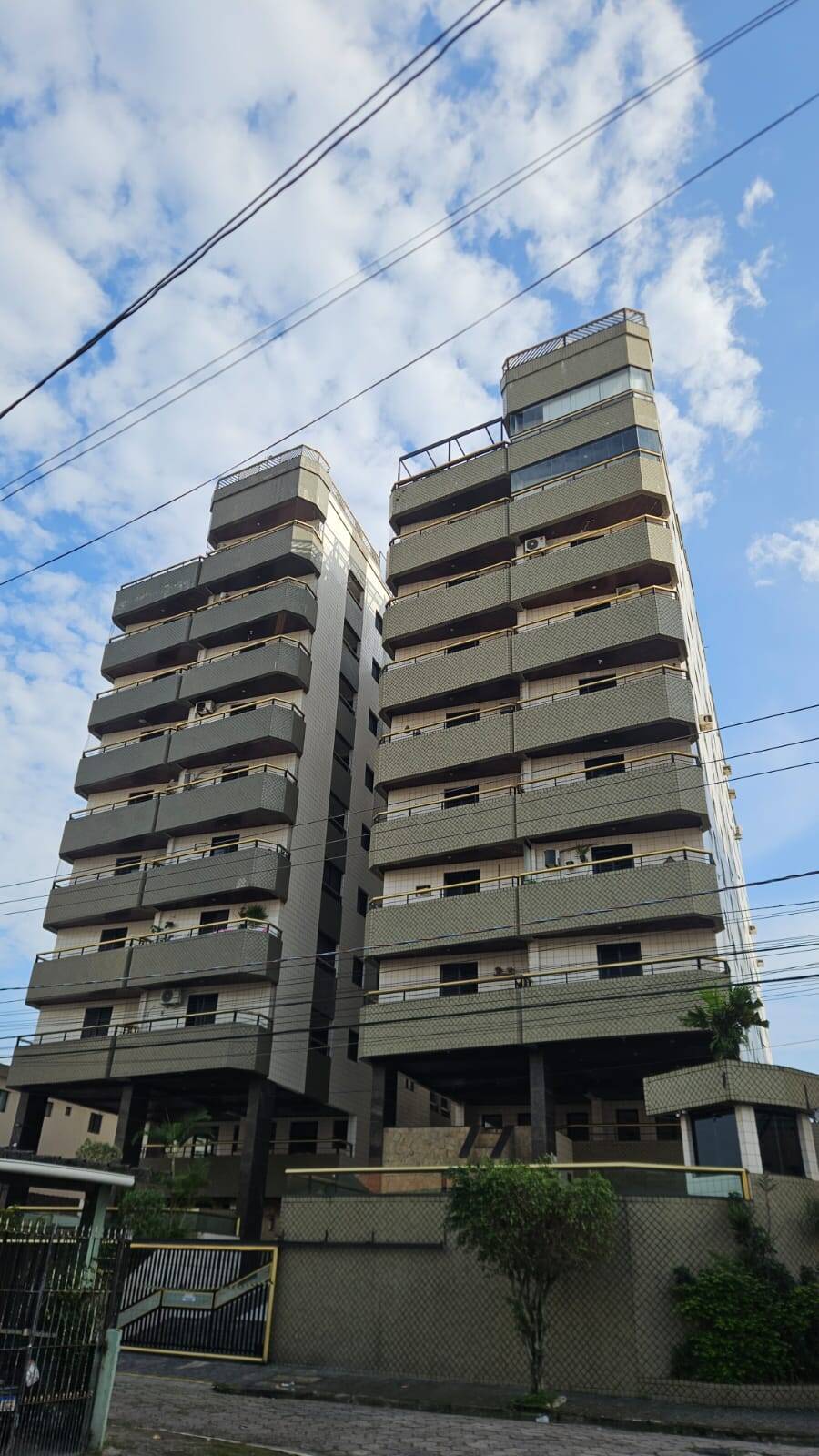 #4011 - Apartamento para Venda em Praia Grande - SP