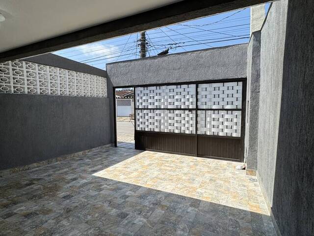 #7053 - Casa para Venda em Praia Grande - SP