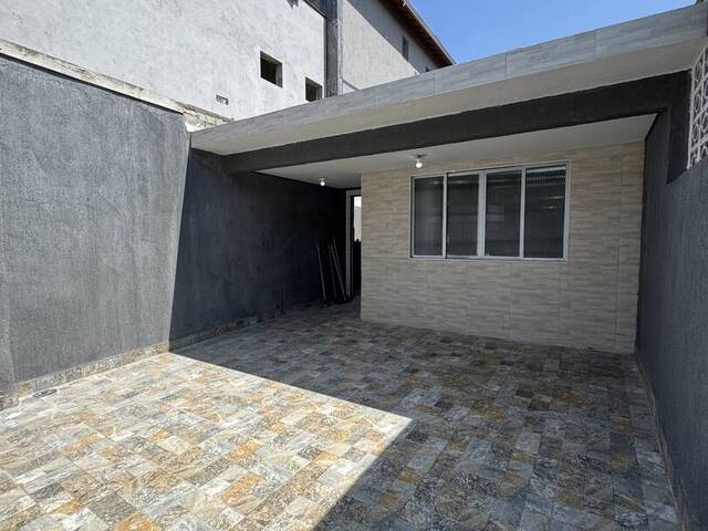 #7053 - Casa para Venda em Praia Grande - SP