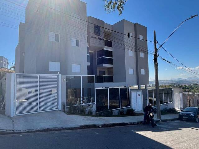 #8112 - Apartamento para Venda em Pouso Alegre - MG - 1