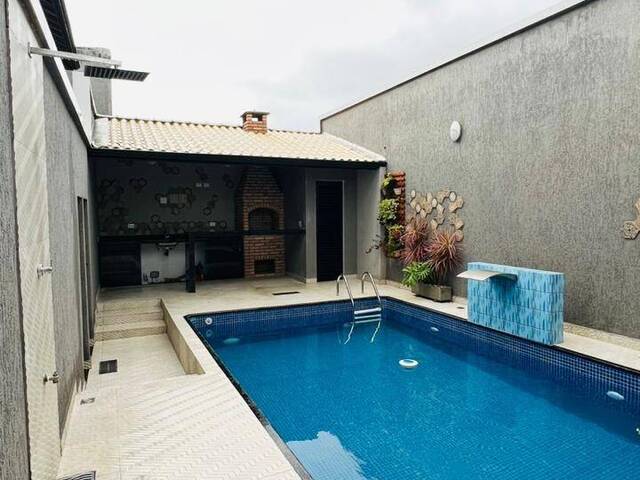 #0437 - Casa para Venda em Praia Grande - SP - 2