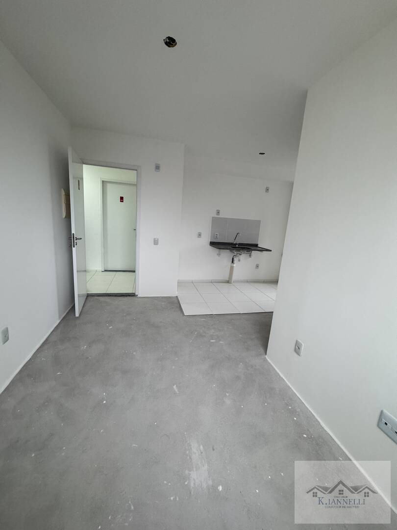 Apartamento para alugar com 2 quartos, 42m² - Foto 2