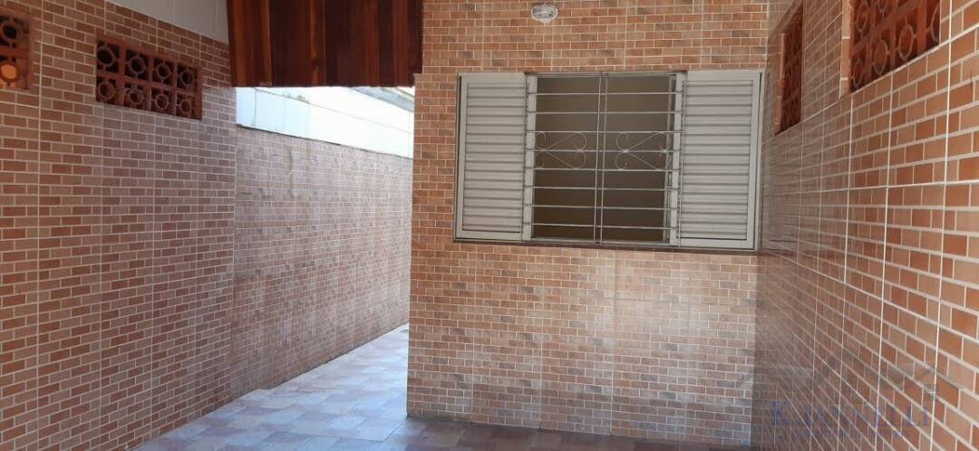 Casa para alugar com 2 quartos, 70m² - Foto 2