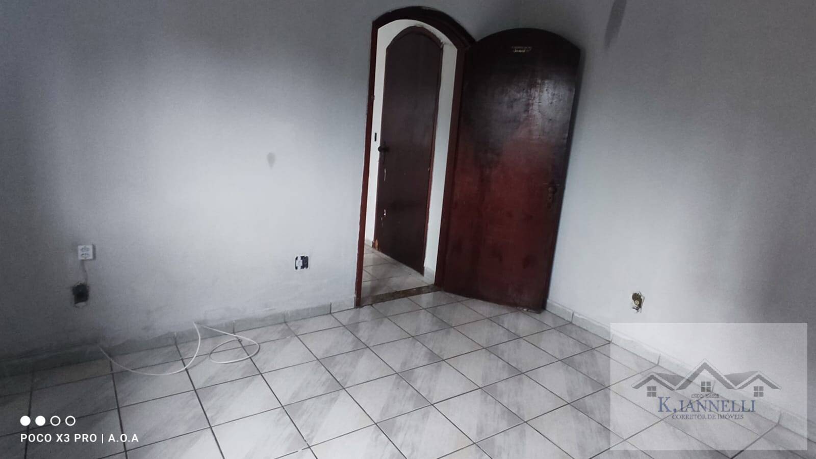 Casa para alugar com 2 quartos, 80m² - Foto 4