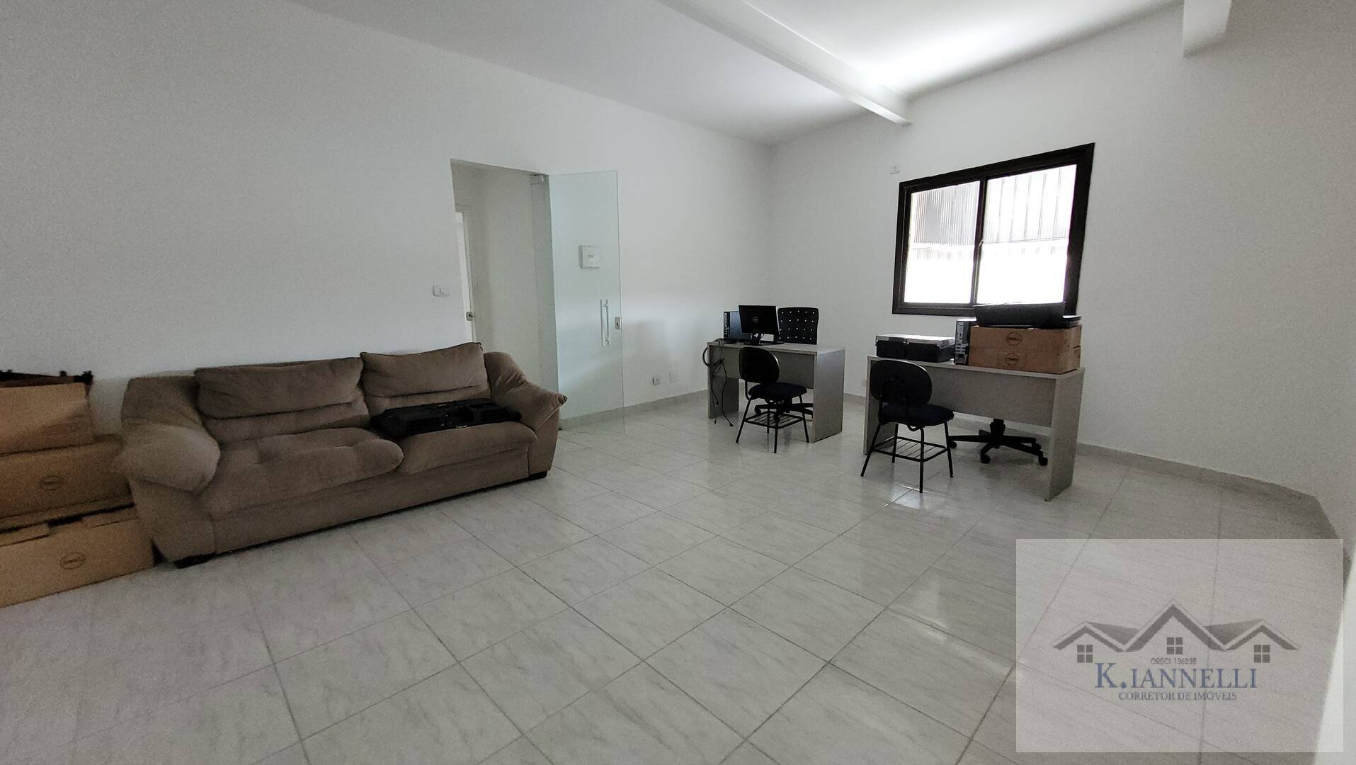 Aluga-se Sala Comercial com Elevador no Boqueirão - Praia Grande