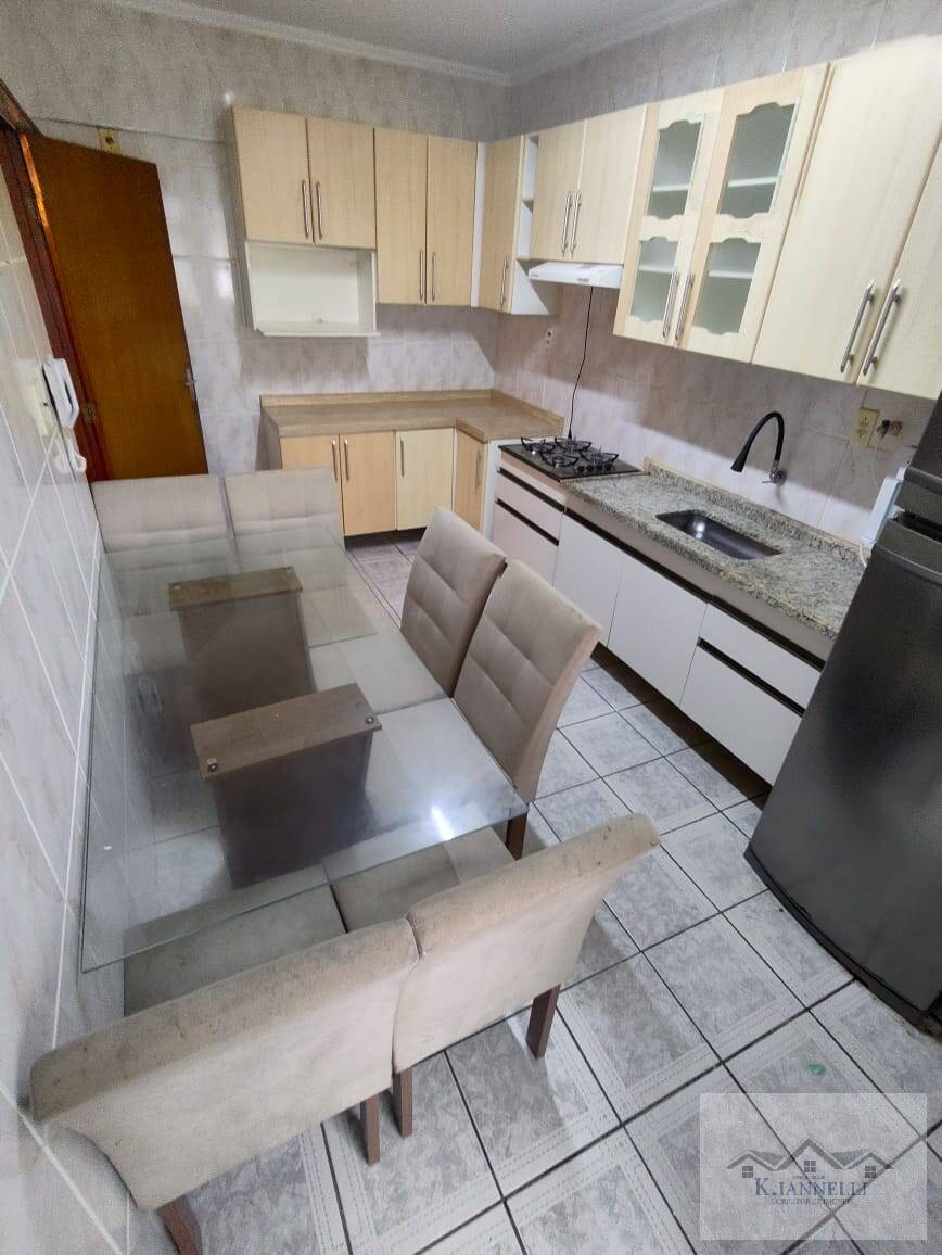 Apartamento Grande e Bem Distribuído 2 Dormitórios 1 Suíte. Bairro Aviação