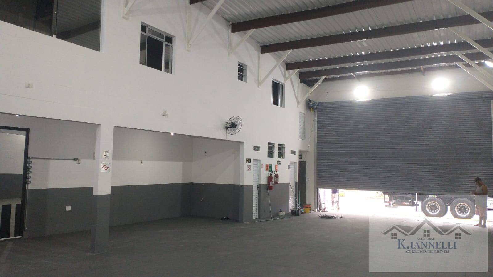 Depósito-Galpão-Armazém à venda, 250m² - Foto 6