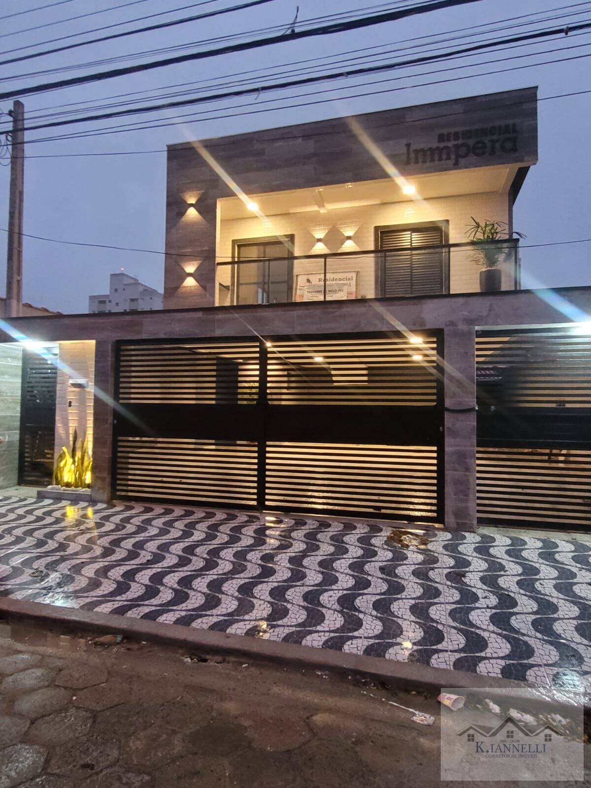 Casa de condomínio Guilhermina 2 Quartos Á Venda !