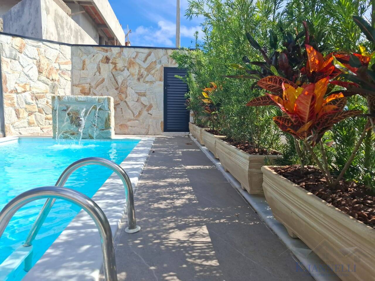 Casa de Condomínio à venda com 3 quartos, 179m² - Foto 2