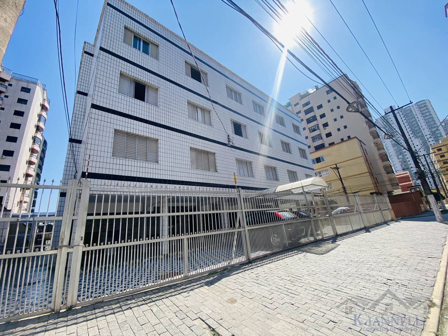 apartamento no Centro – 1 Dormitório, 200m da Praia na tupi a venda