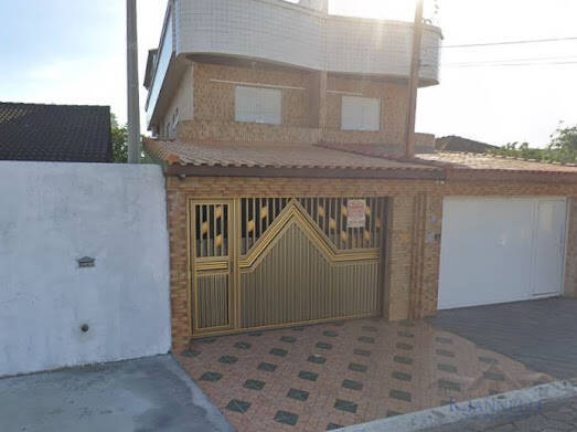 Sobrado Triplex com 3 Suítes, Piscina na Guilhermina