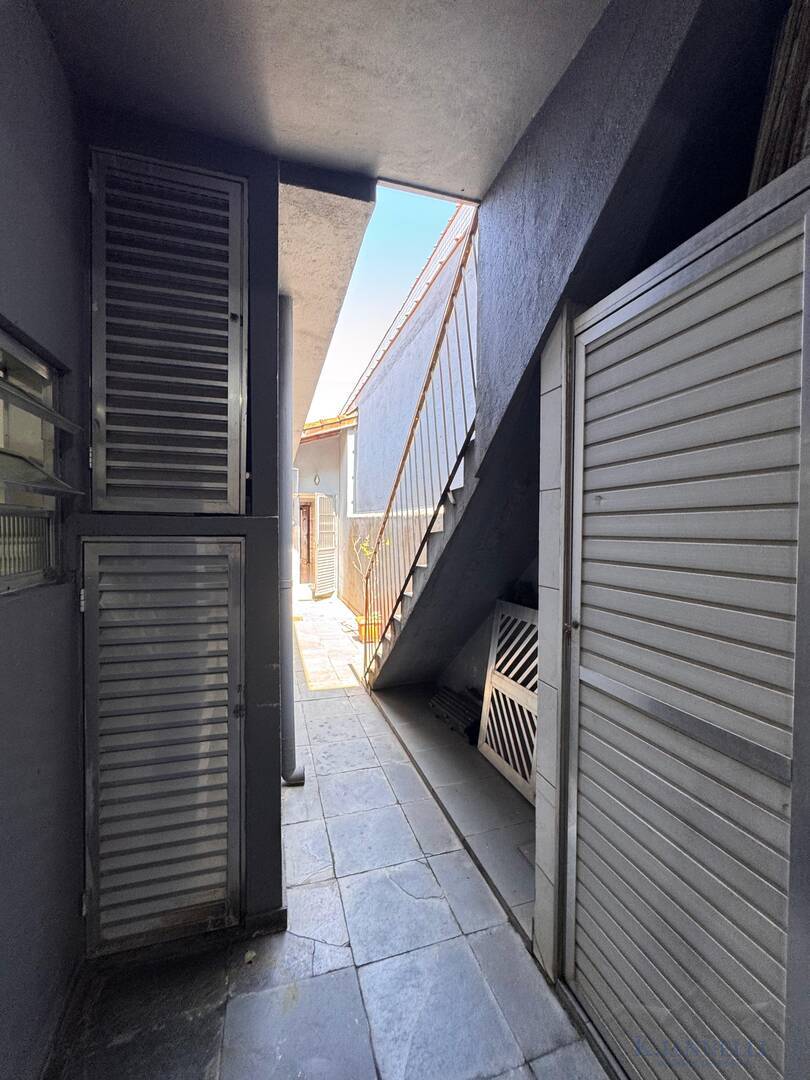 Casa para alugar com 2 quartos, 92m² - Foto 17