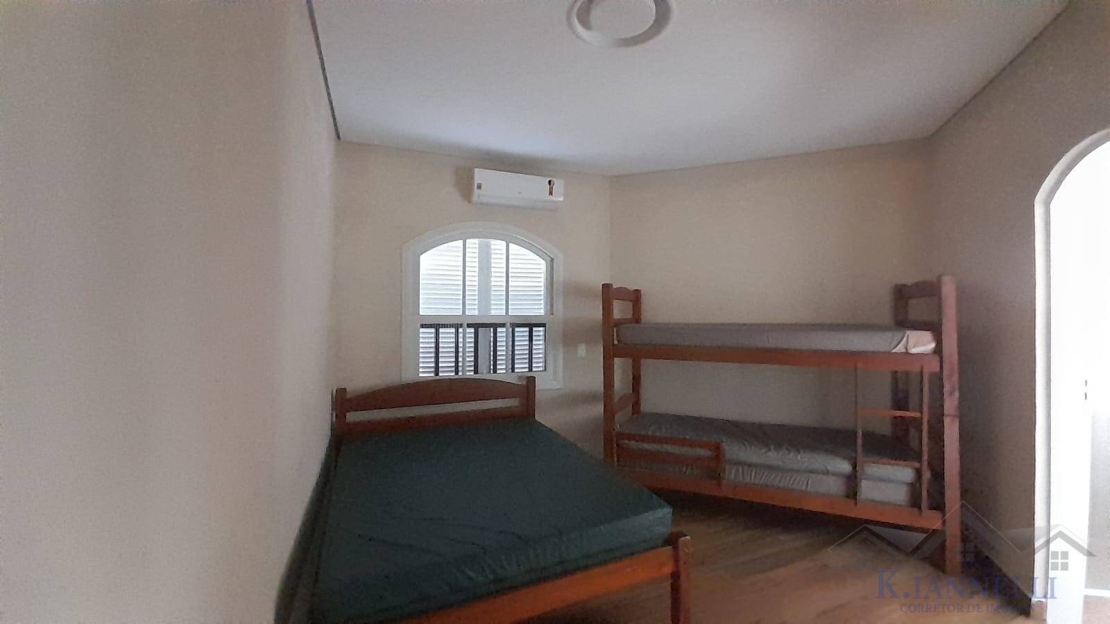 Casa, 3 quartos, 275 m² - Foto 35