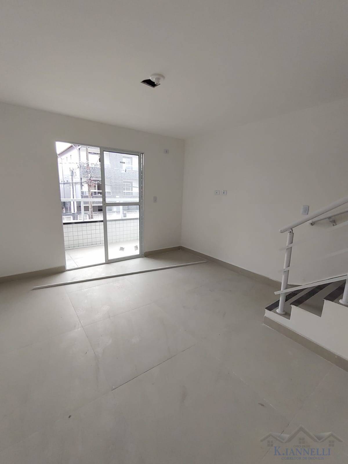 Casa Duplex com 104,99 m² A.C. de 3 dormitórios, 1 vaga, Pque. das Américas
