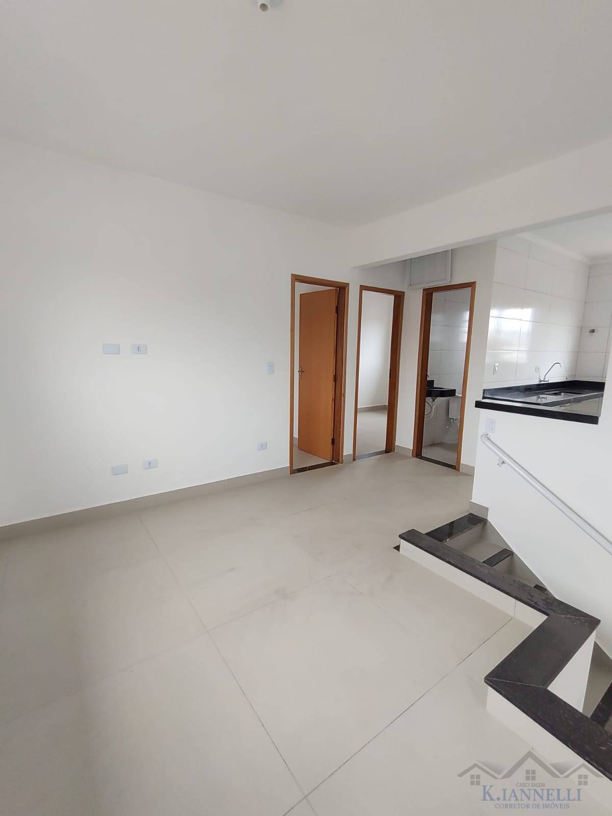 Casa Alta com 47,74 m² A.C. de 2 dormitórios, 1 vaga, Pque. das Américas