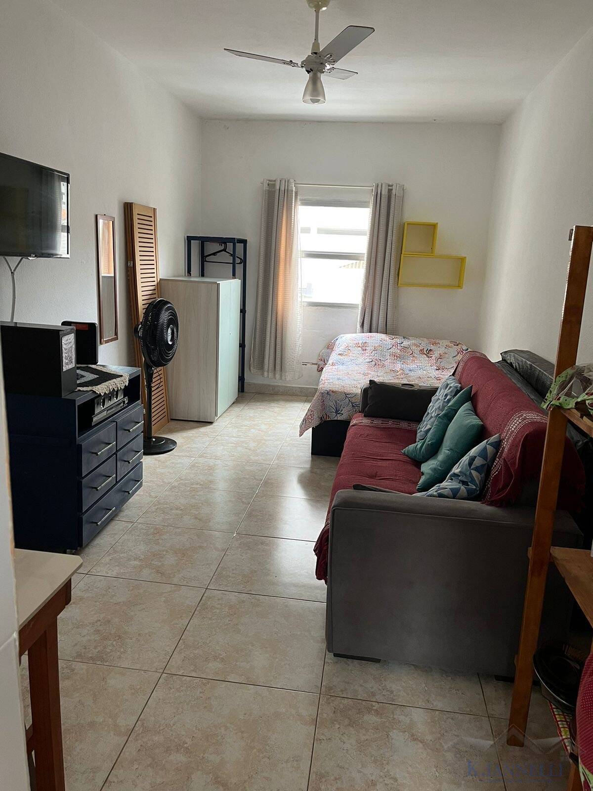 VENDE-SE KITNET REFORMADA E MOBILIADA - GUILHERMINA - PRAIA GRANDE