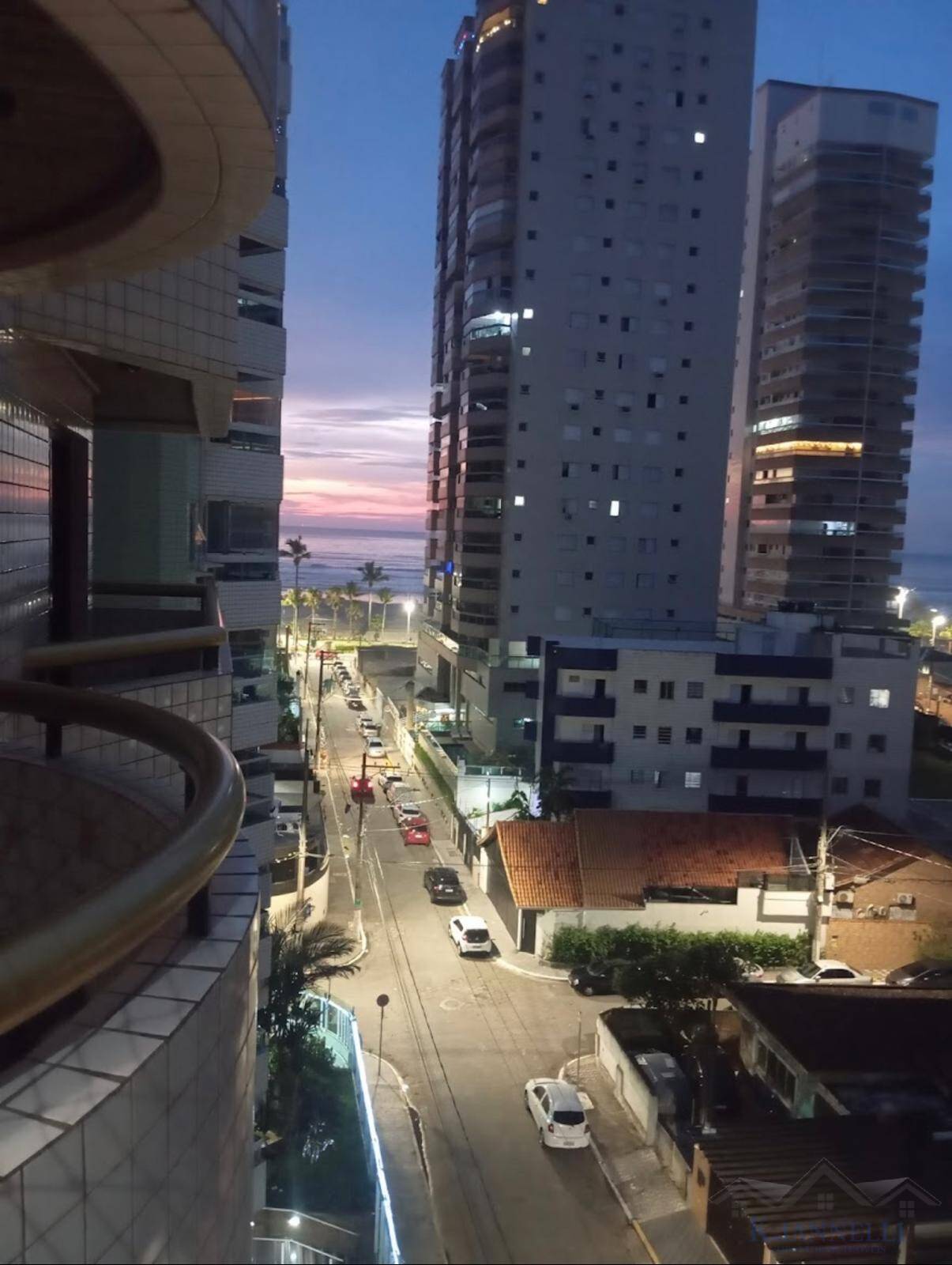 Á Venda Apartamento 2 Quartos 1 Suite. Aviação. Praia Grande SP.