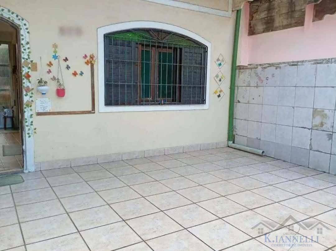 Á Venda Casa 2 Dormitórios . Guilhermina . Praia Grande SP .